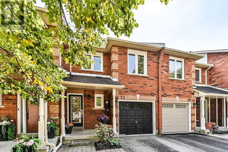 71 Silverdart Crescent  Richmond Hill (Oak Ridges), L4E3T8 | Image 4