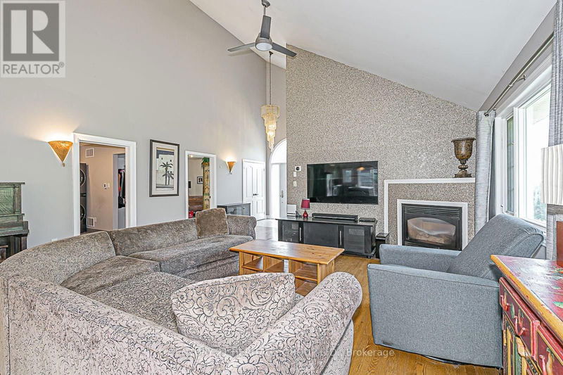 21 Windsor Drive North Whitchurch-Stouffville, L4A7X3 | Image 14