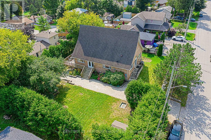 21 Windsor Drive North Whitchurch-Stouffville, L4A7X3 | Image 2