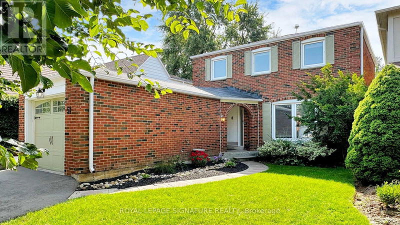 51 Dersingham Crescent  Markham (German Mills), L3T4E9 | Image 2