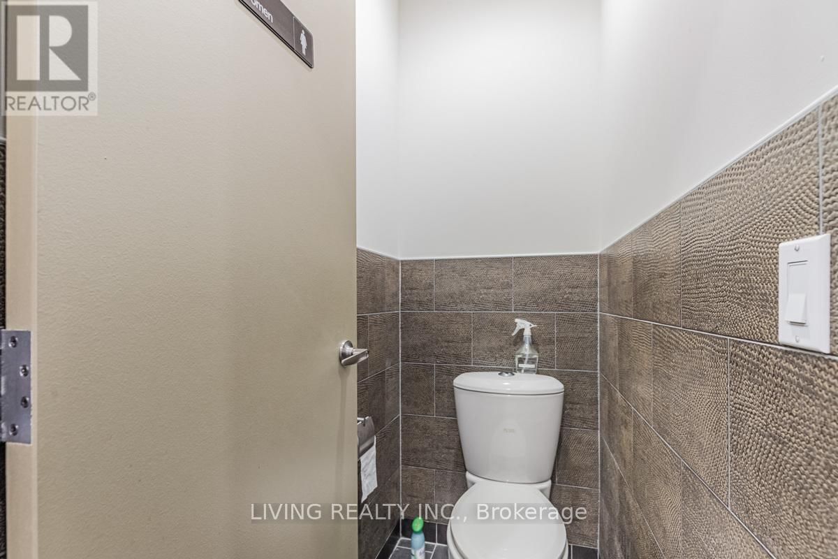 211&212 - 8789 WOODBINE AVENUE Image 34