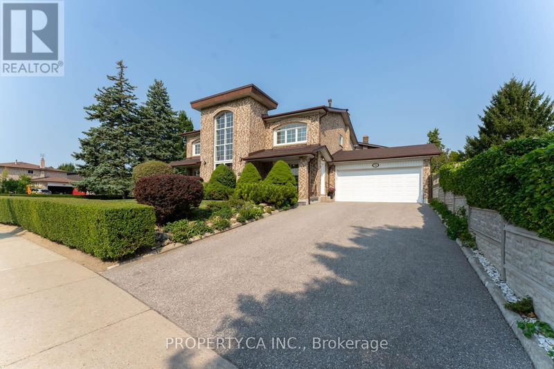 76 Wigwoss Drive  Vaughan (West Woodbridge), L4L2R1 | Image 2