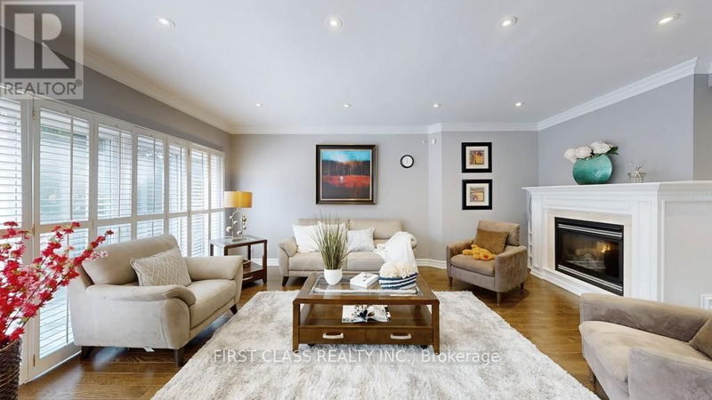 125 Longwater Chase  Markham (Unionville), L3R4A9 | Image 7