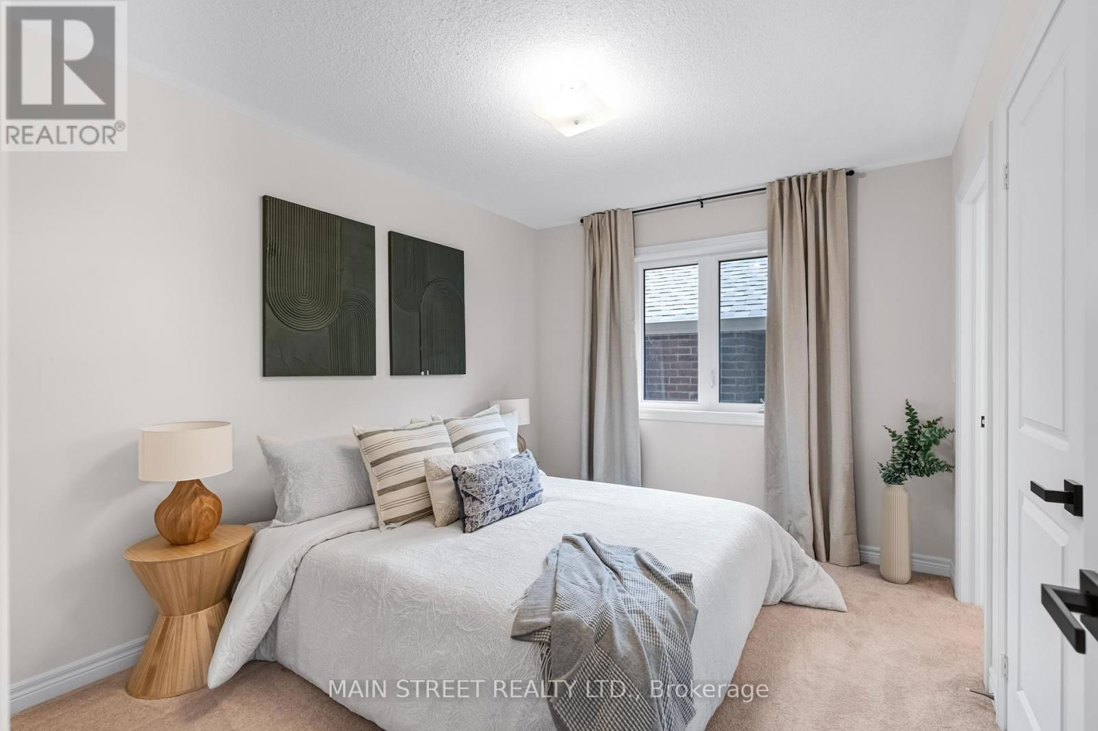 15 AINSLIE HILL CRESCENT Image 33