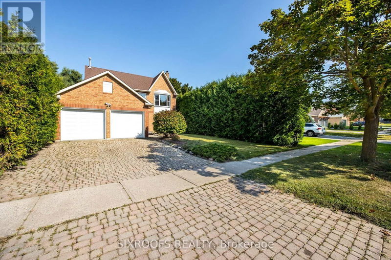 143 Glenway Circle  Newmarket (Glenway Estates), L3Y7S3 | Image 3