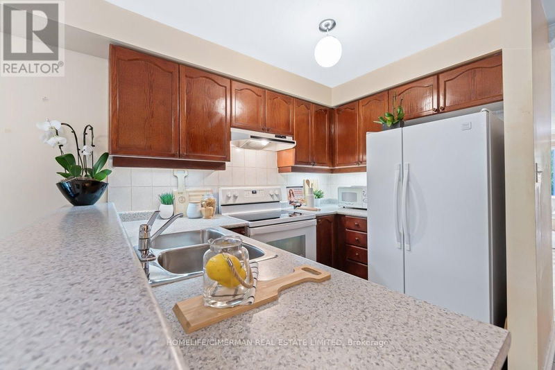 39 Vanity Crescent  Richmond Hill (Langstaff), L4B4E5 | Image 16