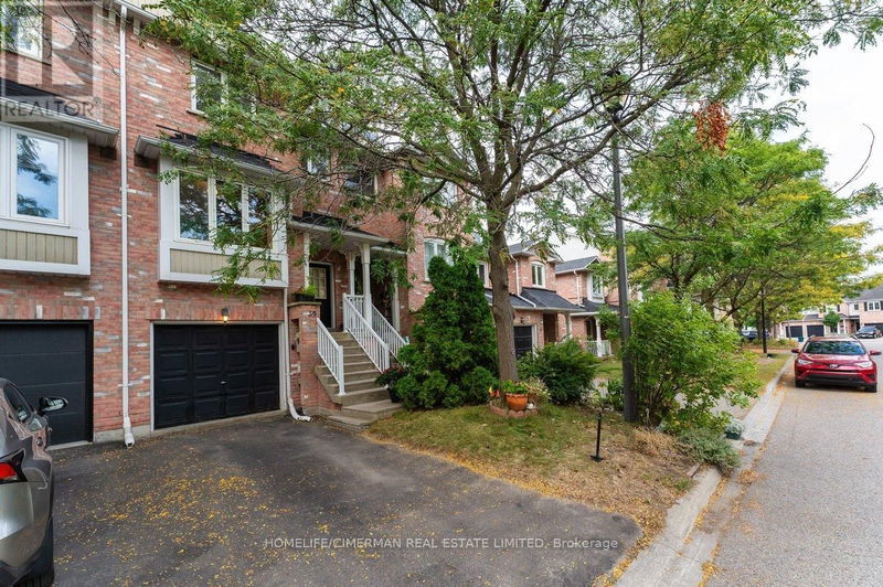 39 Vanity Crescent  Richmond Hill (Langstaff), L4B4E5 | Image 2