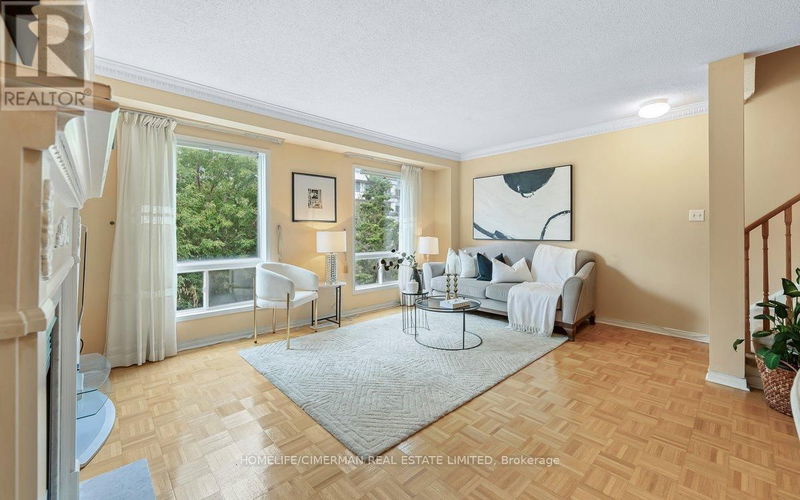 39 Vanity Crescent  Richmond Hill (Langstaff), L4B4E5 | Image 9