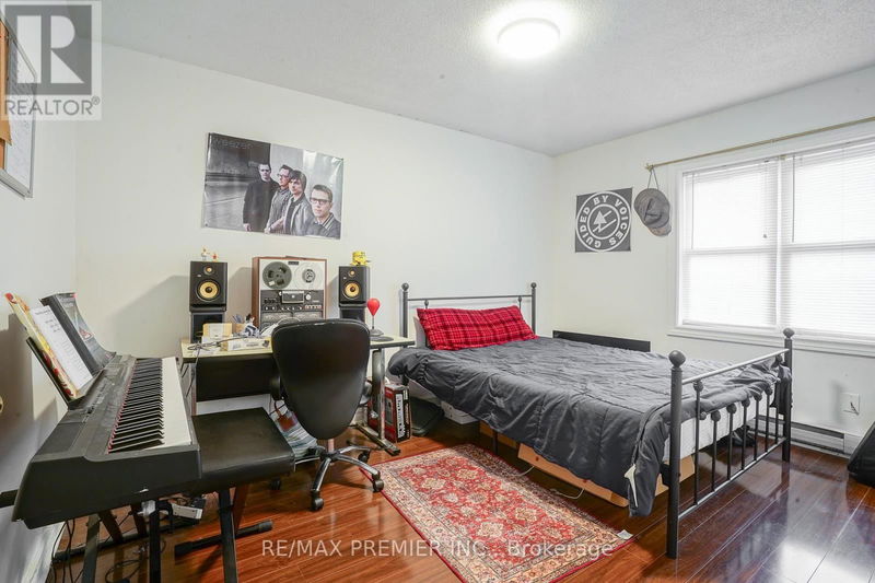 644 Srigley Street  Newmarket (Gorham-College Manor), L3Y1W9 | Image 21