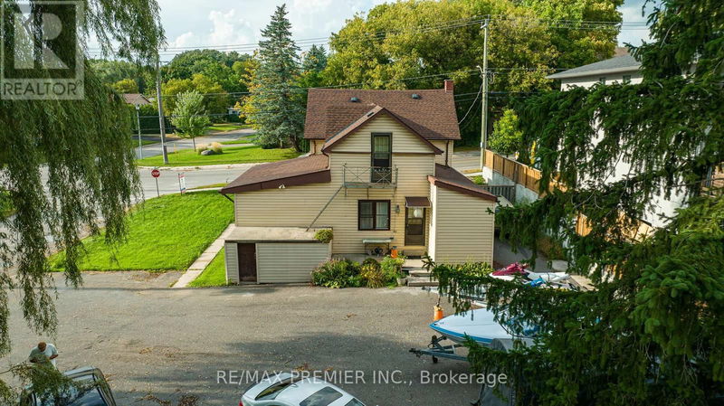 644 Srigley Street  Newmarket (Gorham-College Manor), L3Y1W9 | Image 6