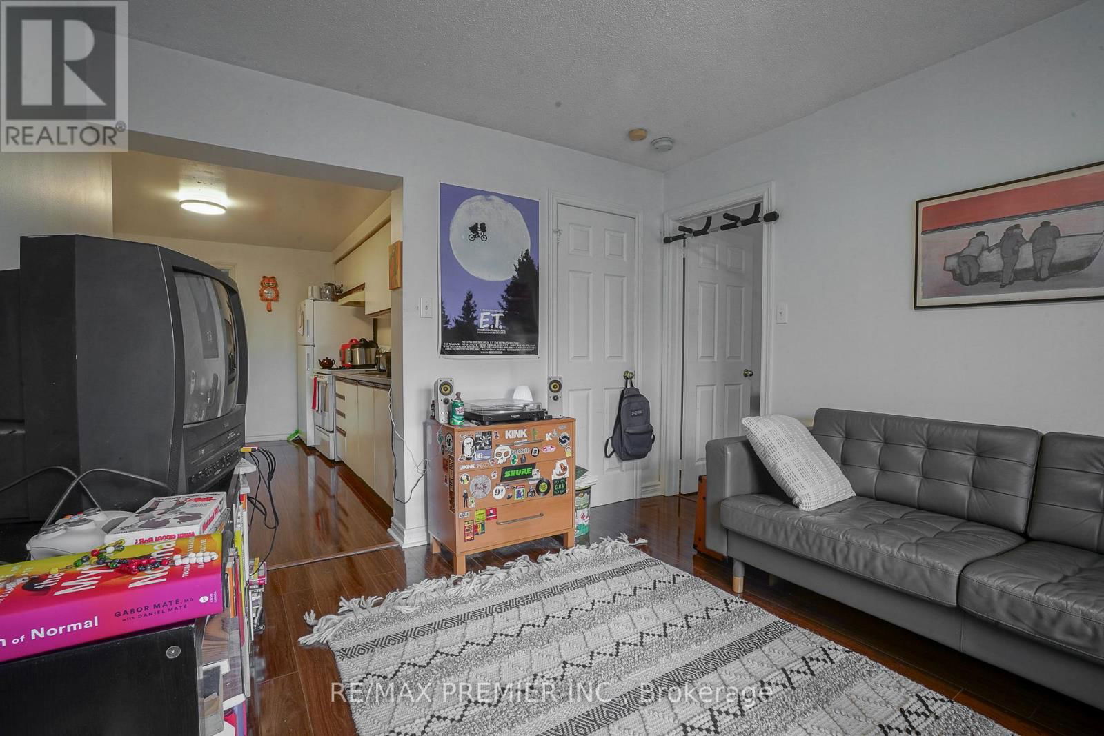 644 SRIGLEY STREET Image 12