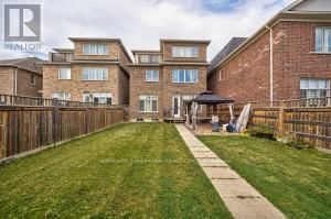 31 ANGUS GLEN BOULEVARD Image 33