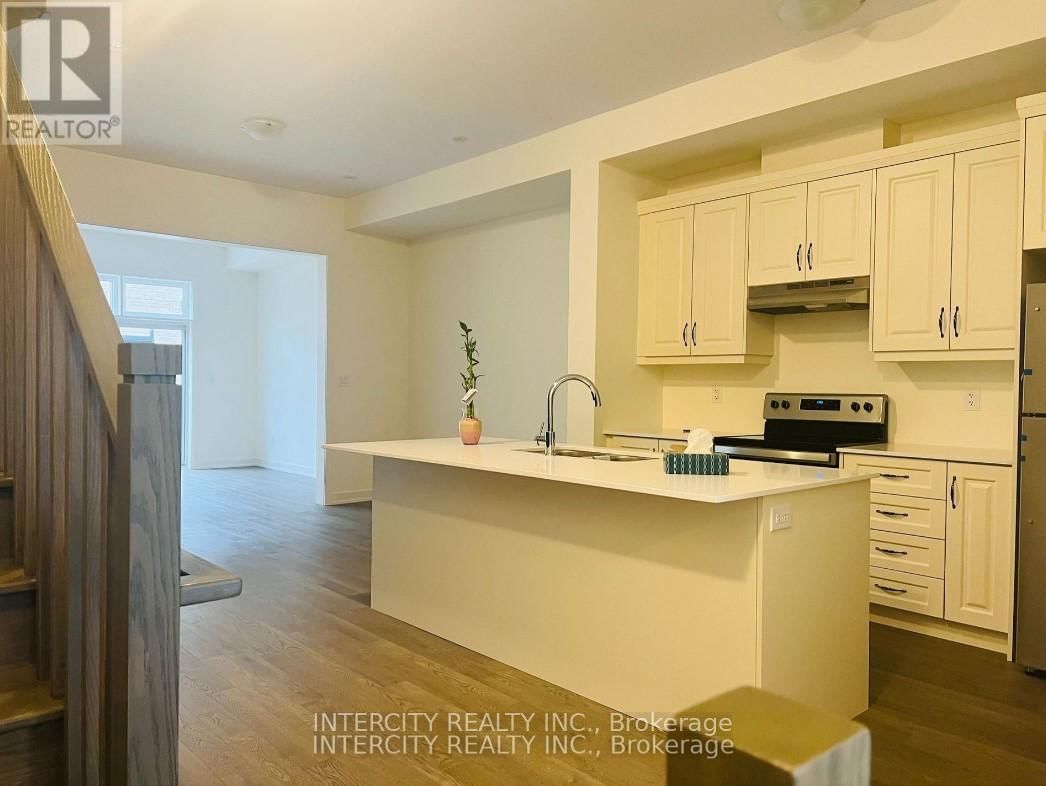 121 FAROOQ BOULEVARD Image 3