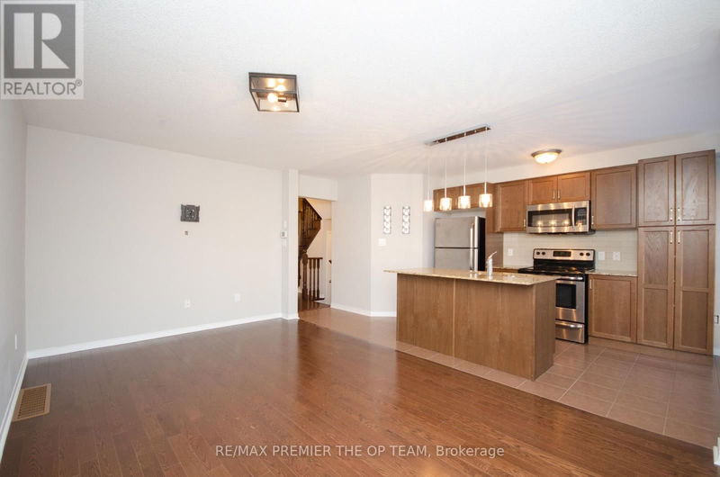 203 Orr Drive  Bradford West Gwillimbury (Bradford), L3Z0S2 | Image 5