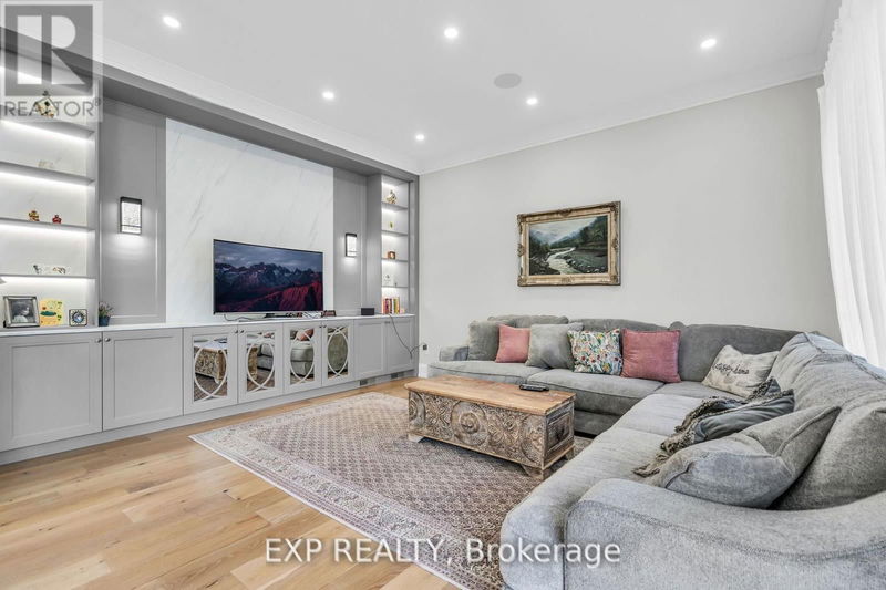 15714 Bathurst Street  King (King City), L7B1K5 | Image 21