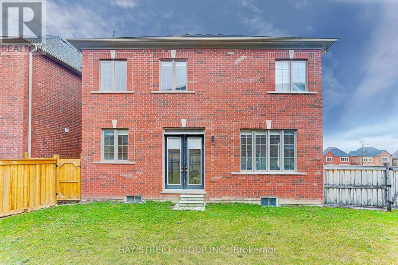 1 Frank kelly Drive  East Gwillimbury (Holland Landing), L9N0V2 | Image 30