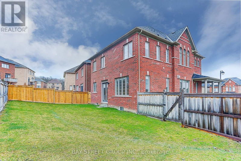 1 Frank kelly Drive  East Gwillimbury (Holland Landing), L9N0V2 | Image 31