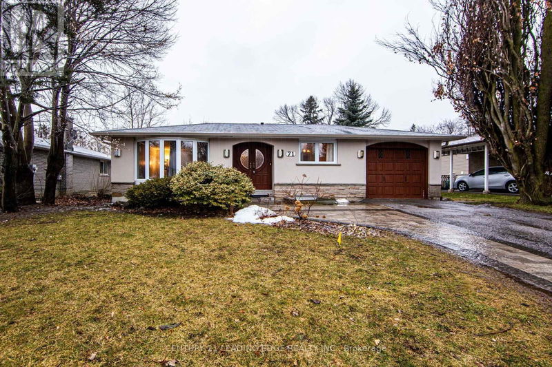 71 Devins Drive  Aurora (Aurora Heights), L4G2Z5 | Image 1