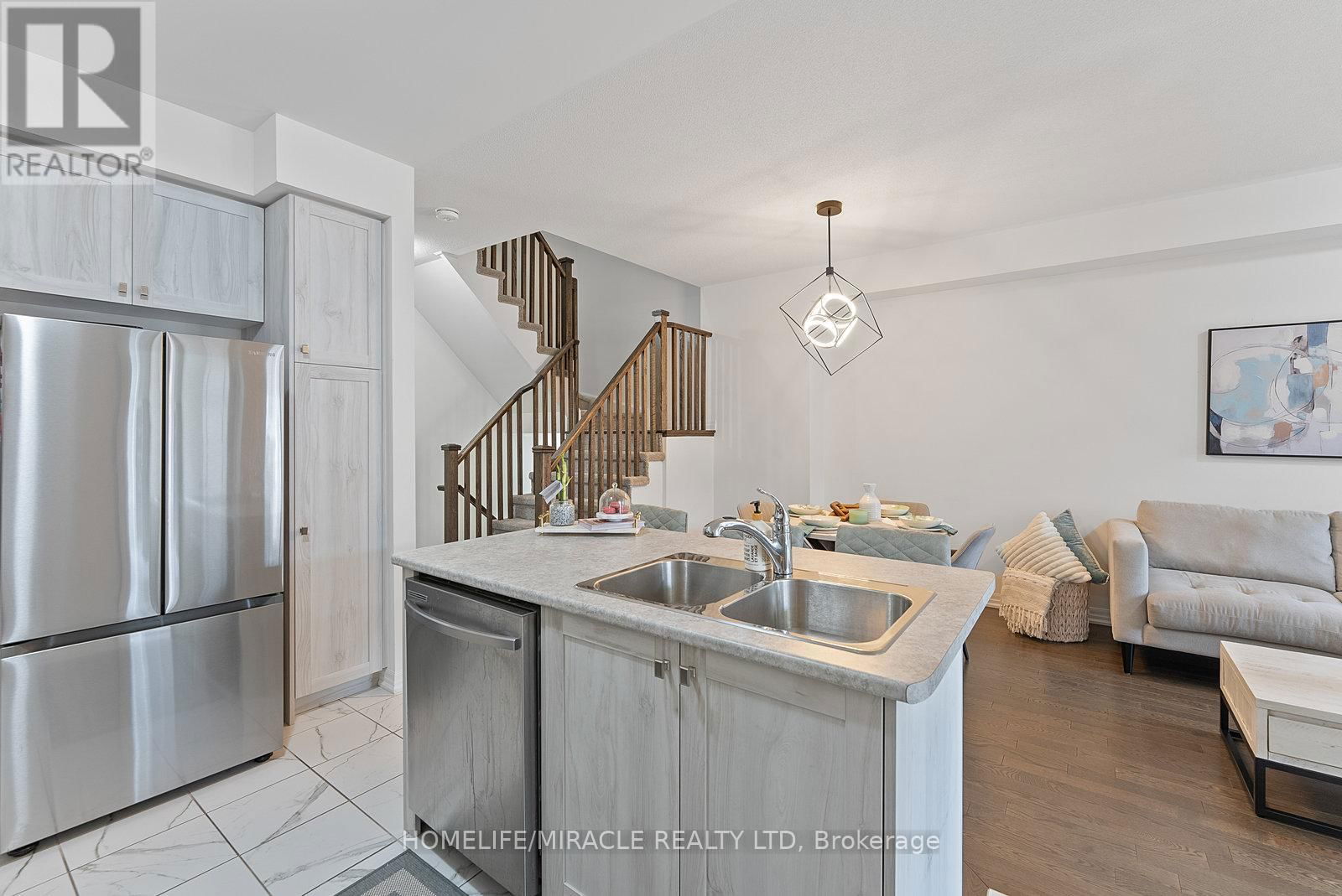 27 DELANO WAY Image 7