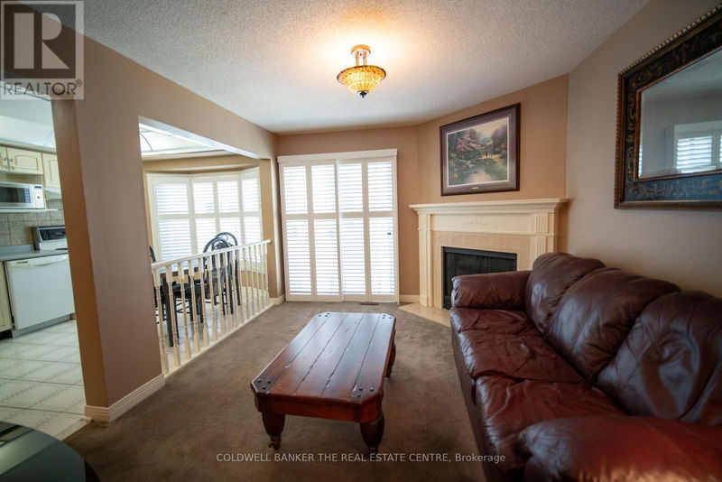 59 Brownstone Circle  Vaughan (Crestwood-Springfarm-Yorkhill), L4J7P8 | Image 17