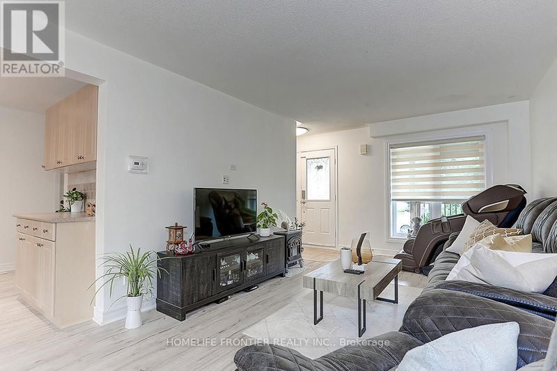 352 Hollywood Drive  Georgina (Keswick South), L4P3A1 | Image 4