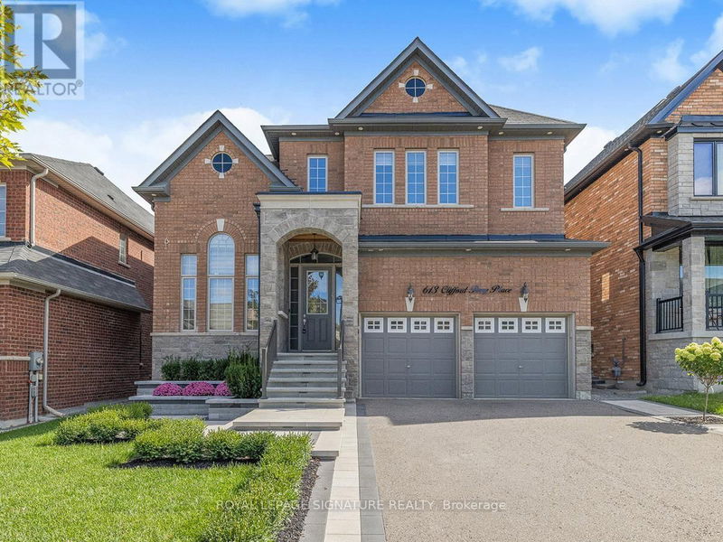 613 Clifford Perry Place  Newmarket (Woodland Hill), L3Y4V9 | Image 1