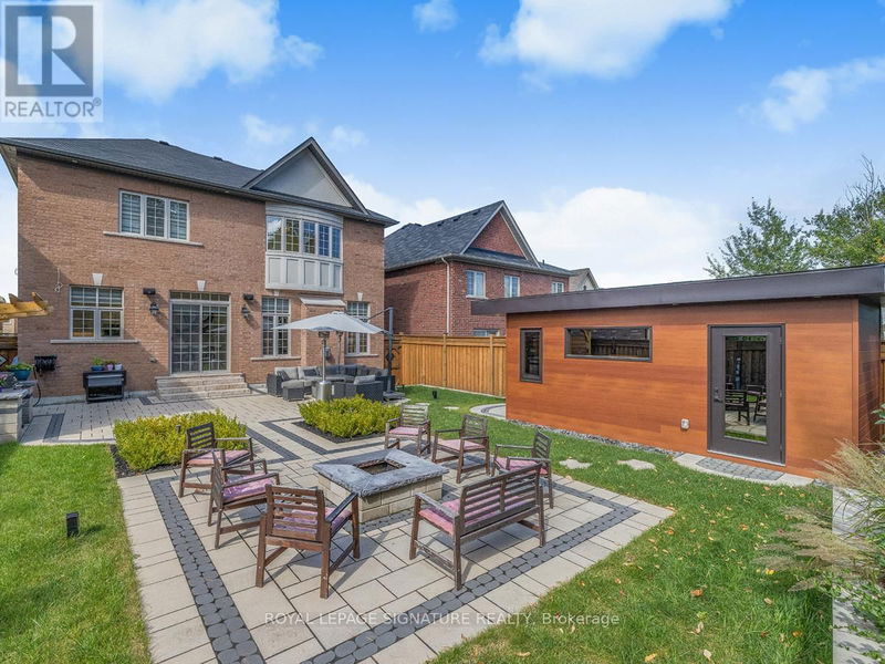 613 Clifford Perry Place  Newmarket (Woodland Hill), L3Y4V9 | Image 2