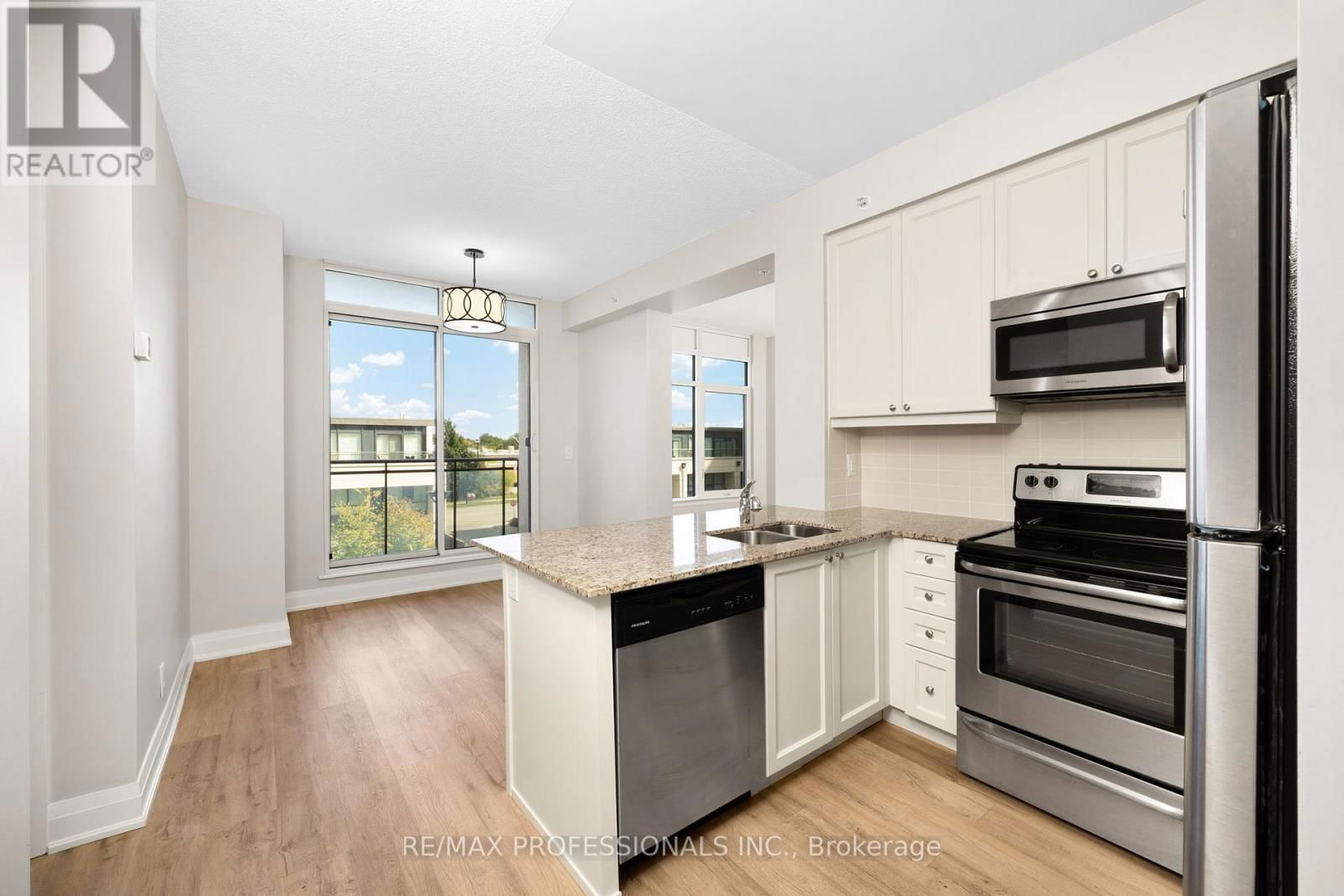 209 - 12 WOODSTREAM BOULEVARD Image 11