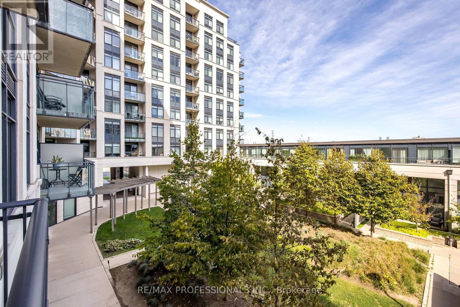 209 - 12 WOODSTREAM BOULEVARD Image 25