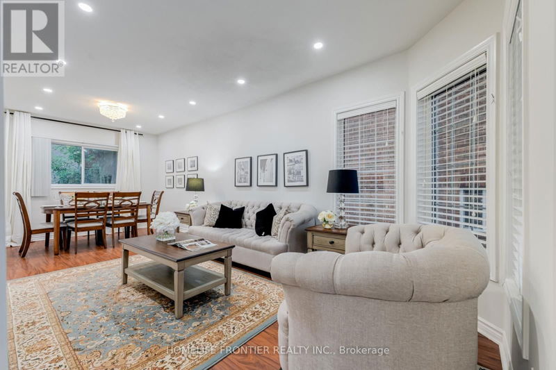 779 Best Circle  Newmarket (Stonehaven-Wyndham), L3X2H6 | Image 3