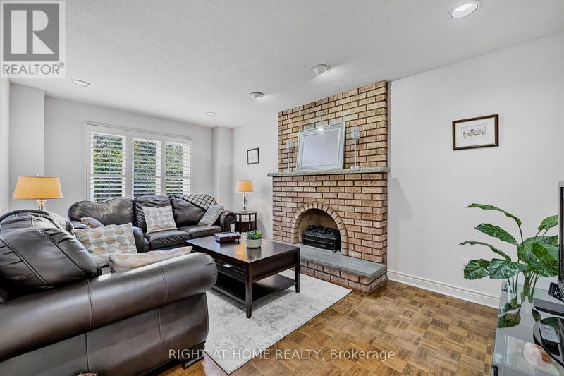 91 Calgary Gardens  Vaughan (Islington Woods), L4L8B3 | Image 12