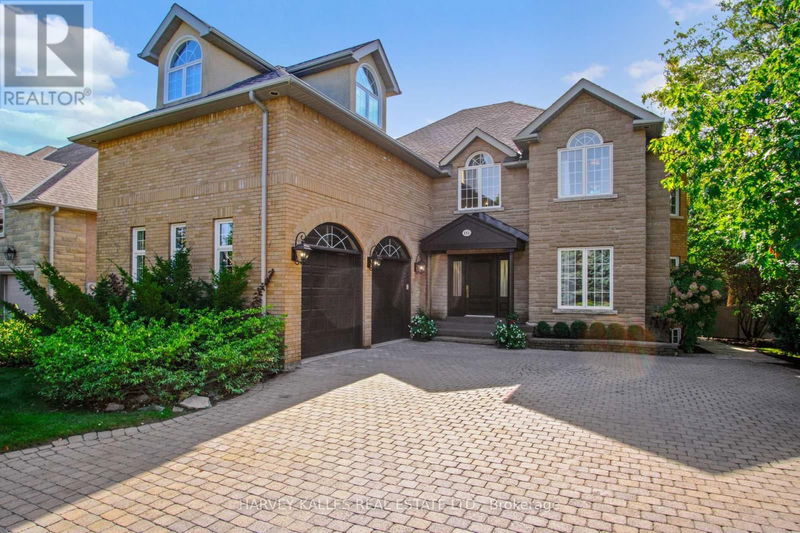 115 Southlawn Drive  Vaughan (Islington Woods), L4H1G8 | Image 2