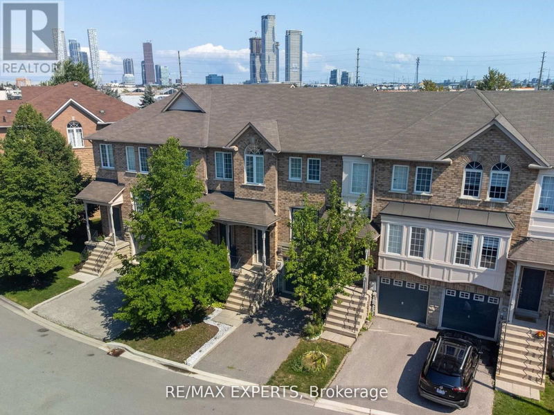  32 - 19 Foxchase Avenue  Vaughan (East Woodbridge), L4L9M9 | Image 3