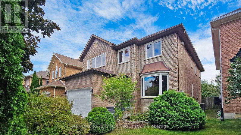 45 Meadowcliffe Avenue  Richmond Hill (Doncrest), L4B3E2 | Image 2