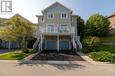 1064 On Bogart Circle  Newmarket (Gorham-College Manor), L3Y8T4 | Image 1