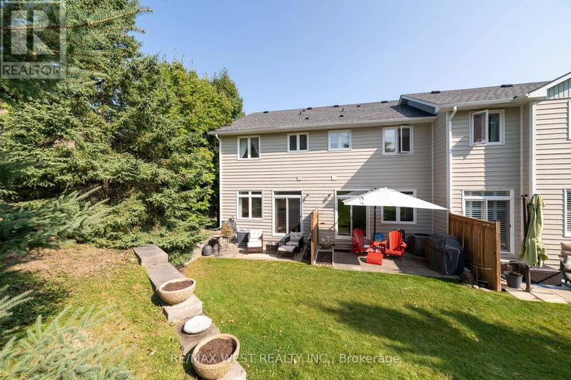 1064 On Bogart Circle  Newmarket (Gorham-College Manor), L3Y8T4 | Image 37