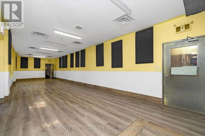 Image #1 of Commercial for Sale at 5 & 6 - 7611 Pine Valley Drive, Vaughan , Ontario