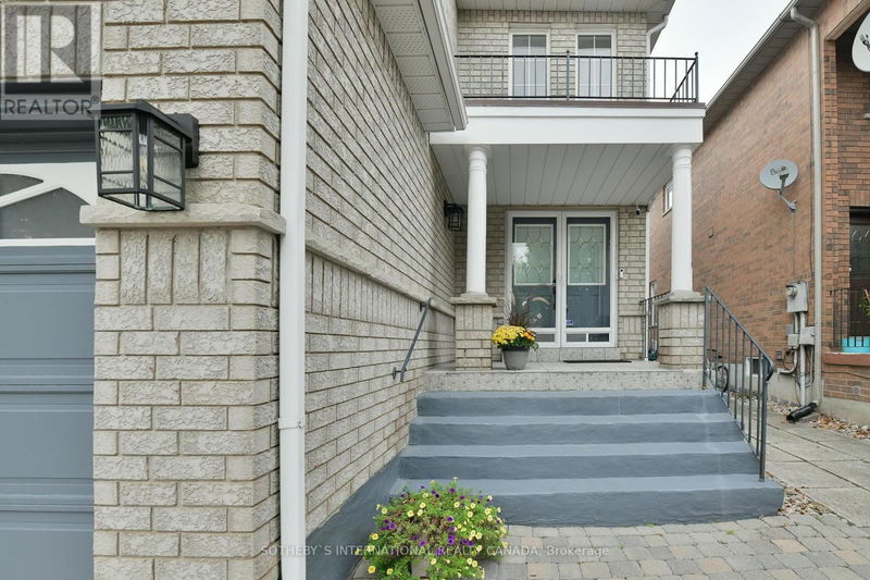 22 Laura Sabrina Drive  Vaughan (Sonoma Heights), L4H1M6 | Image 2