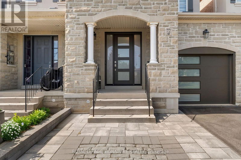 72 Mill River Drive  Vaughan (Patterson), L6A0Z1 | Image 2