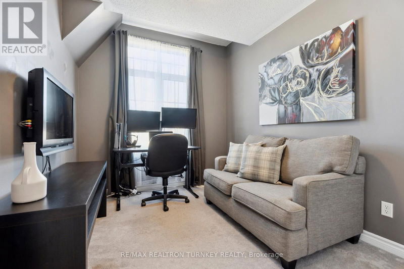 11 Blackpool Lane  East Gwillimbury (Queensville), L9N0R7 | Image 24