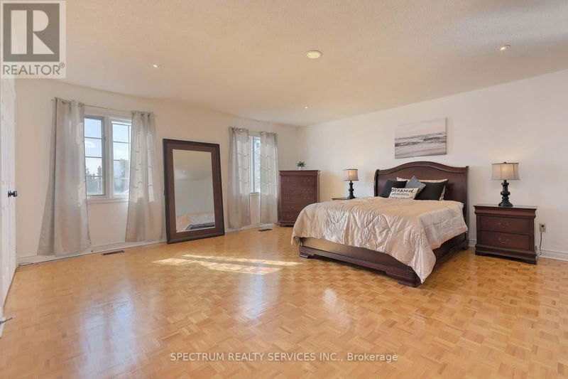 38 Kingsnorth Boulevard  Vaughan (East Woodbridge), L4L8J1 | Image 24