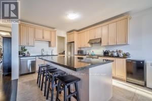 7 Goldeneye Drive  East Gwillimbury (Holland Landing), L9N0S6 | Image 12