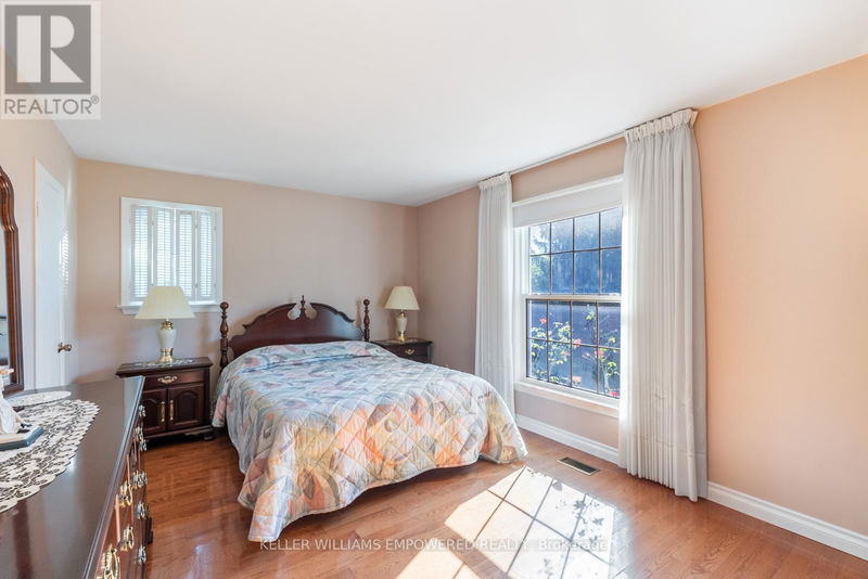 195 Arnold Avenue  Vaughan (Crestwood-Springfarm-Yorkhill), L4J1C1 | Image 19