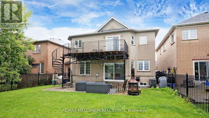 239 Vellore Woods Boulevard  Vaughan (Vellore Village), L4H1Y5 | Image 3