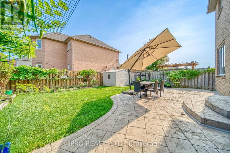 7 Gladstone Avenue  Vaughan (Maple), L6A2C2 | Image 24