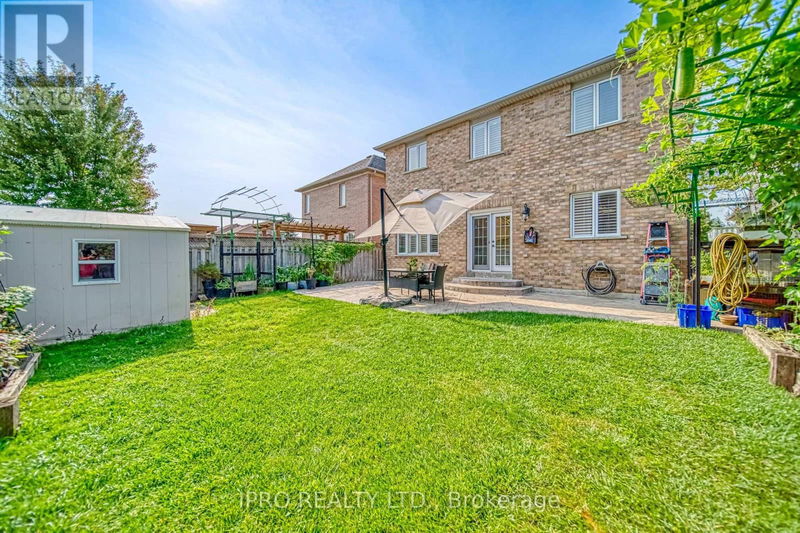 7 Gladstone Avenue  Vaughan (Maple), L6A2C2 | Image 25