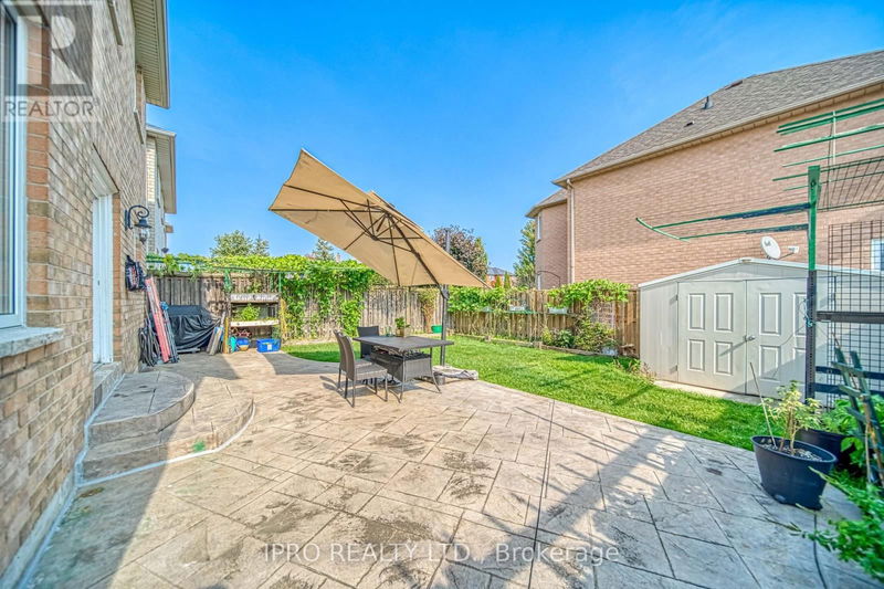 7 Gladstone Avenue  Vaughan (Maple), L6A2C2 | Image 27