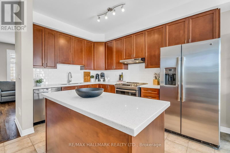 132 VITTORIO DE LUCA Drive  Vaughan (East Woodbridge), L4L3S3 | Image 13