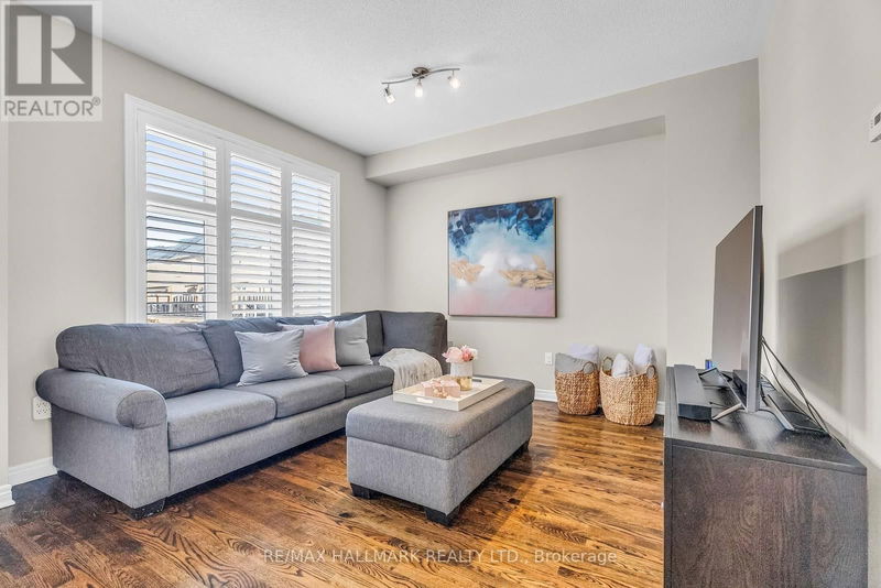 132 VITTORIO DE LUCA Drive  Vaughan (East Woodbridge), L4L3S3 | Image 6