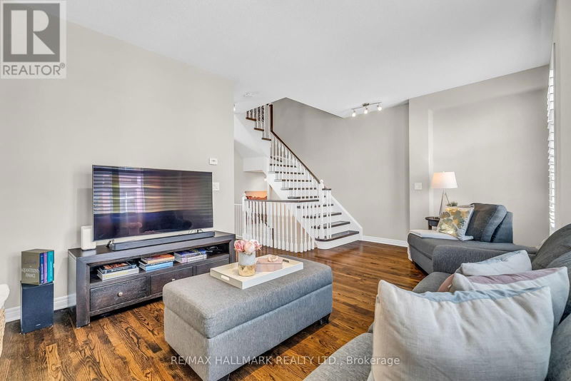 132 VITTORIO DE LUCA Drive  Vaughan (East Woodbridge), L4L3S3 | Image 8